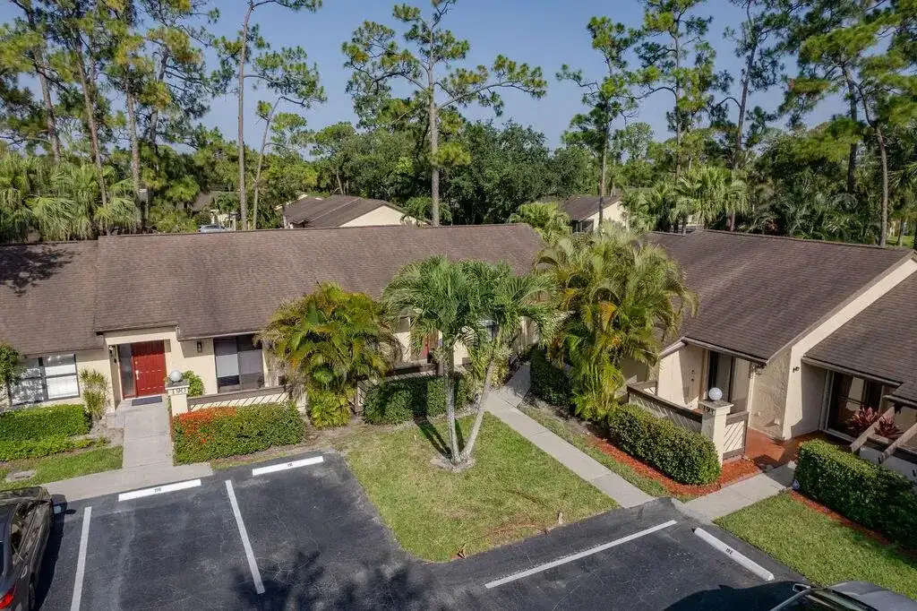 191 Mastic Tree Court, Royal Palm Beach FL 33411