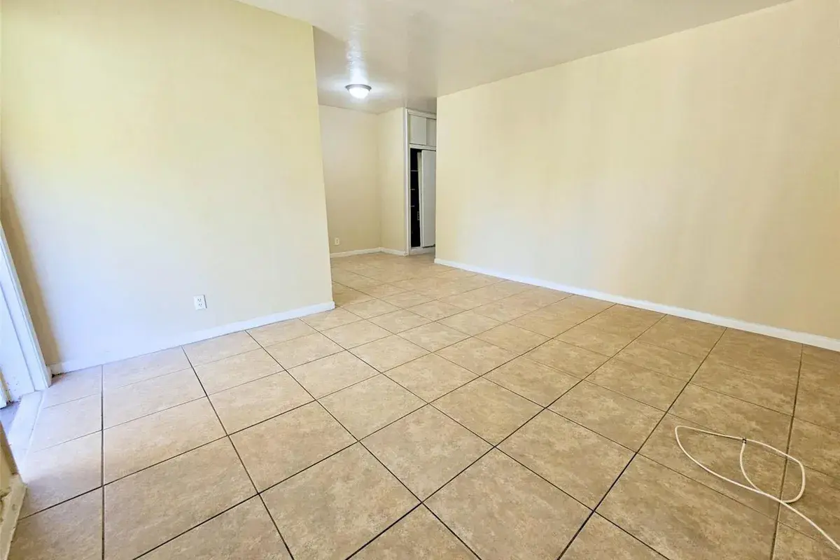 3741 SW 1st Street # 11, Fort Lauderdale FL 33312