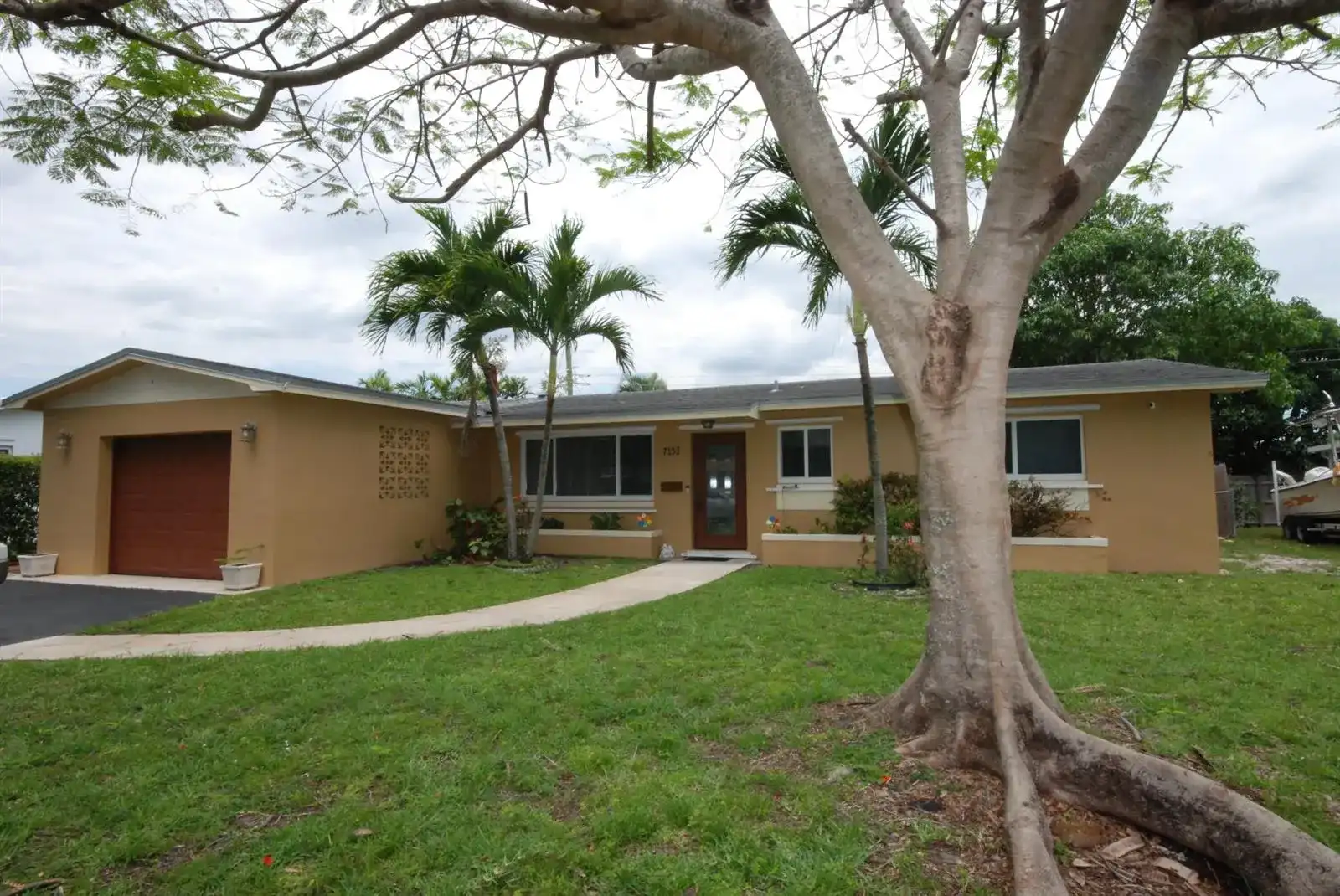 7151 SW 5th Court, Pembroke Pines FL 33023