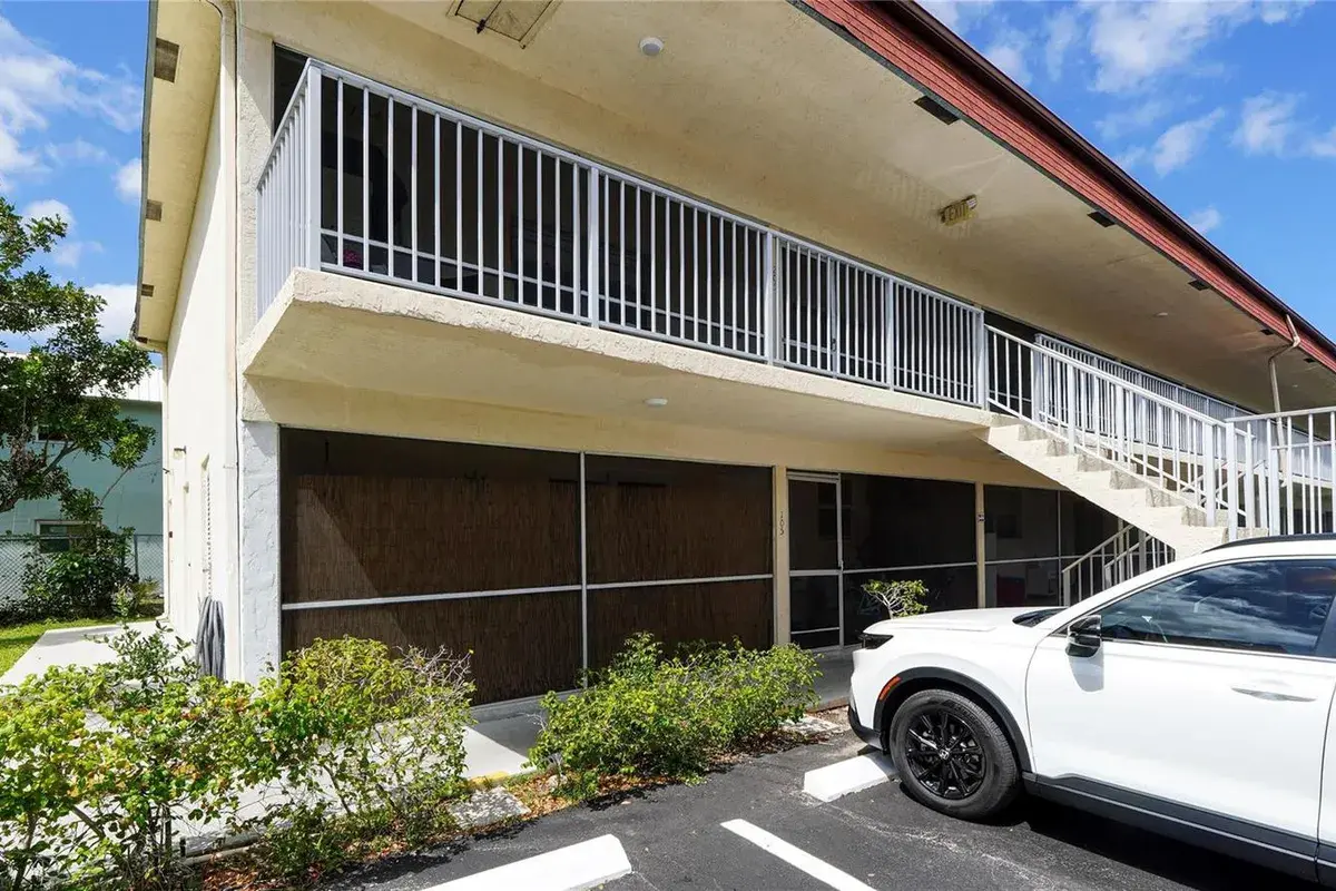 5377 SW 40th Avenue # 105, Dania Beach FL 33314