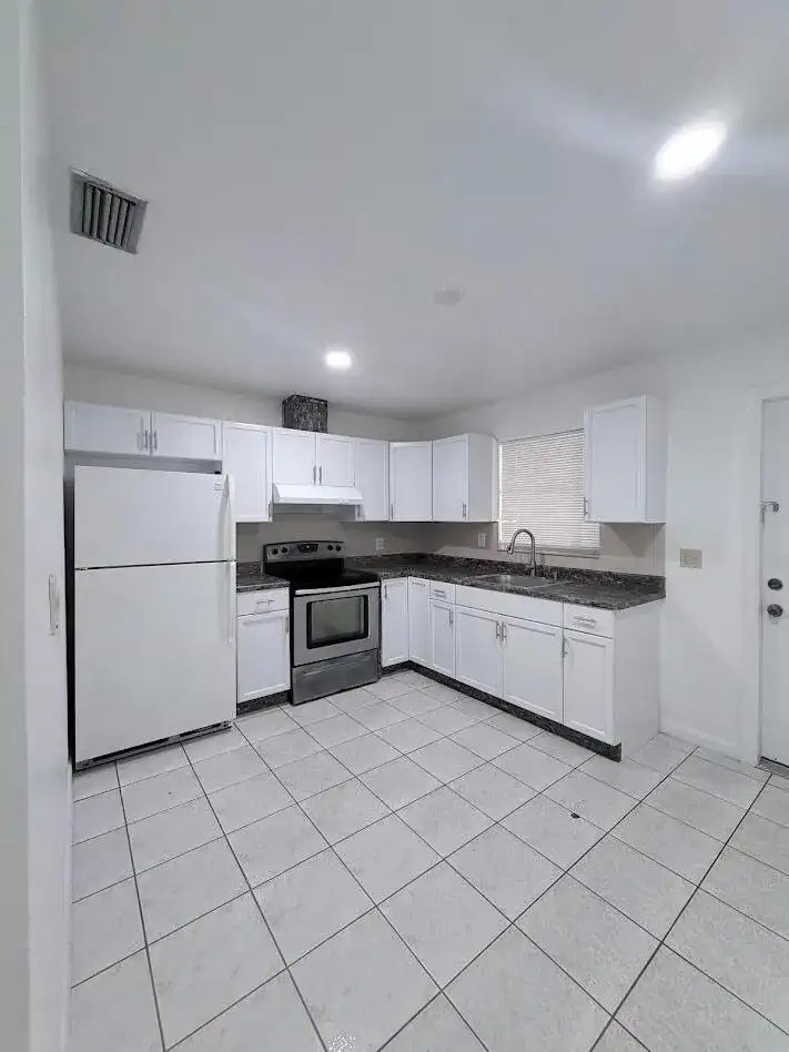 5899 Mango Road, West Palm Beach FL 33413 photo 4