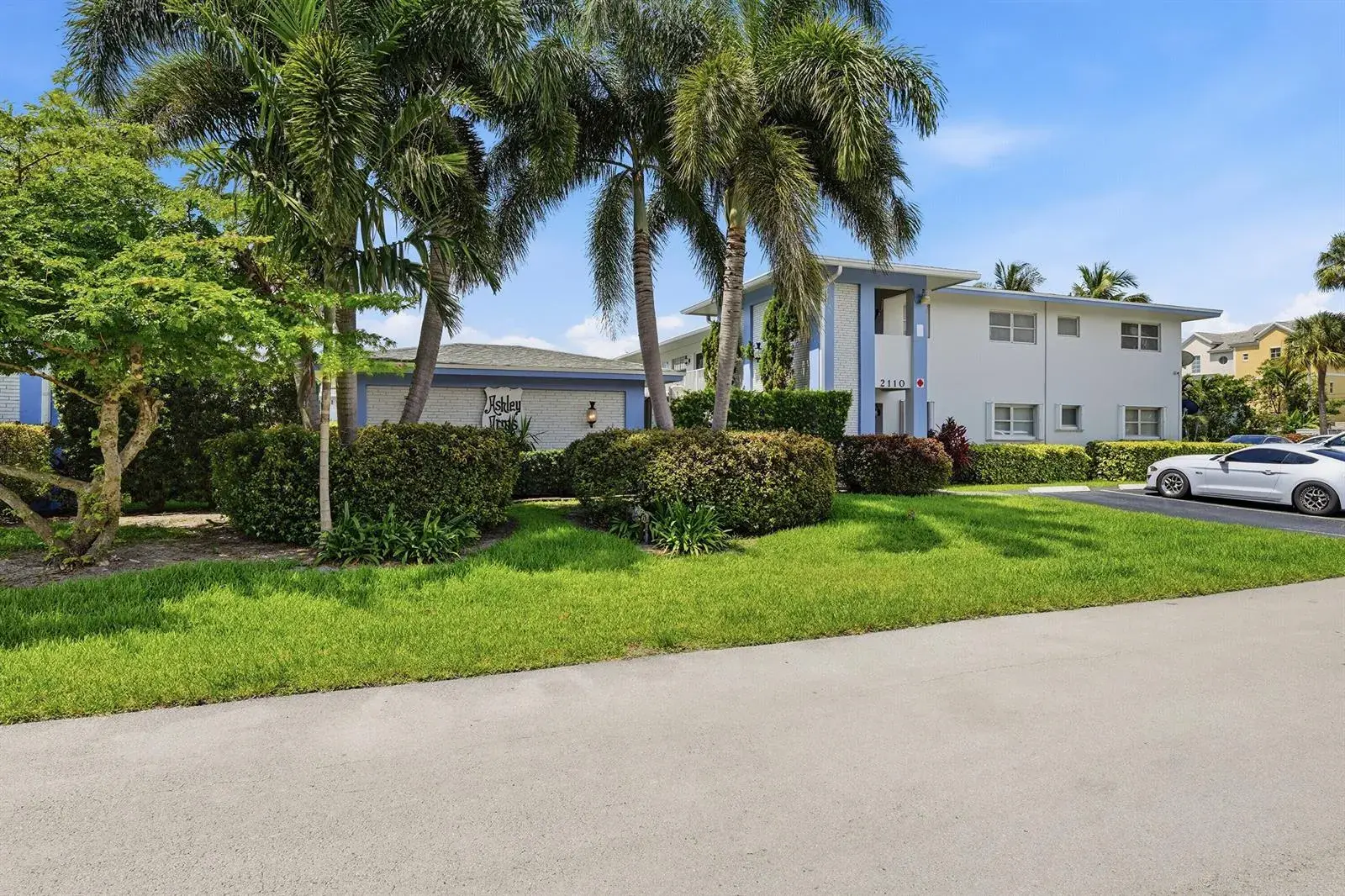 2110 NE 42nd Street # 2b, Lighthouse Point FL 33064