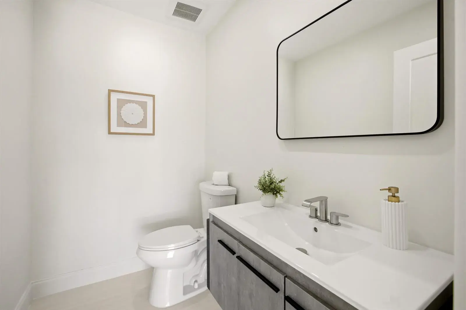 401 NW 3rd Place, Dania Beach FL 33004