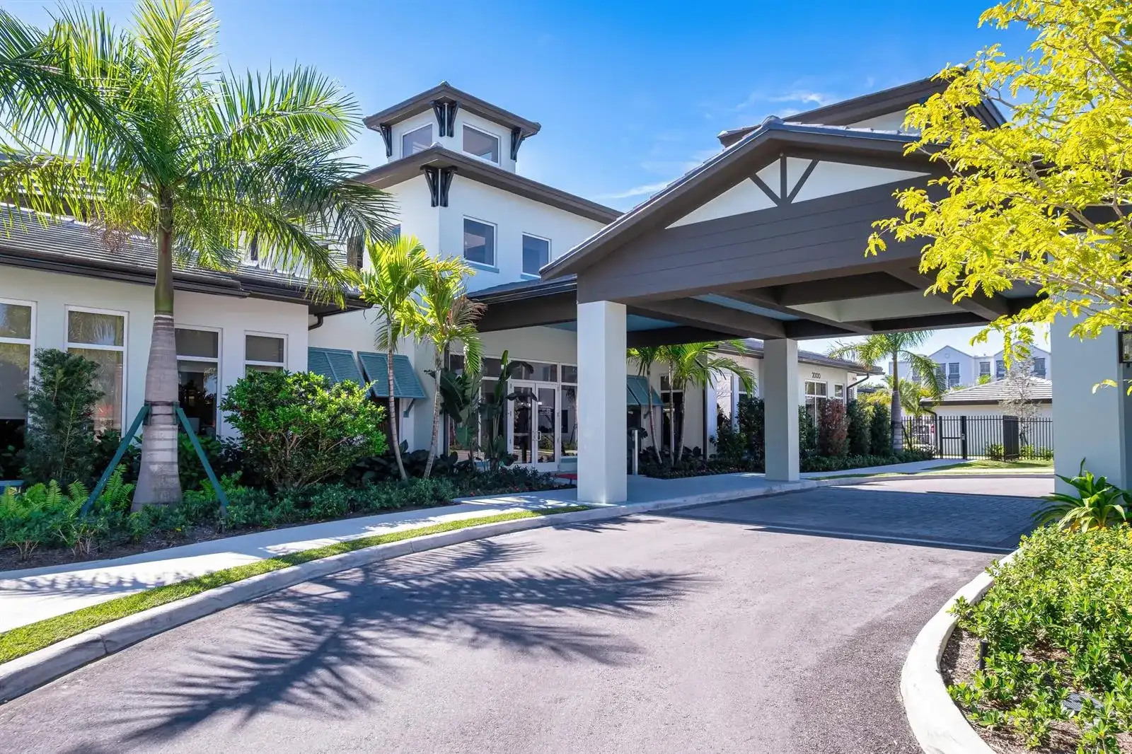 2000 Stirling Road # 102, Hollywood FL 33020 photo 2