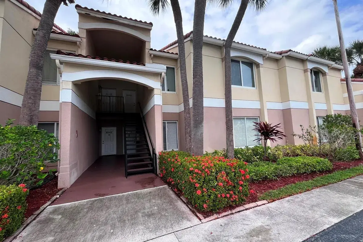 815 W Boynton Beach Boulevard # 107, Boynton Beach FL 33426