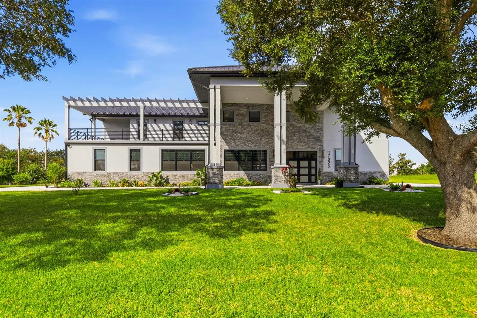 17025 Royal Palm Drive, FL 34736