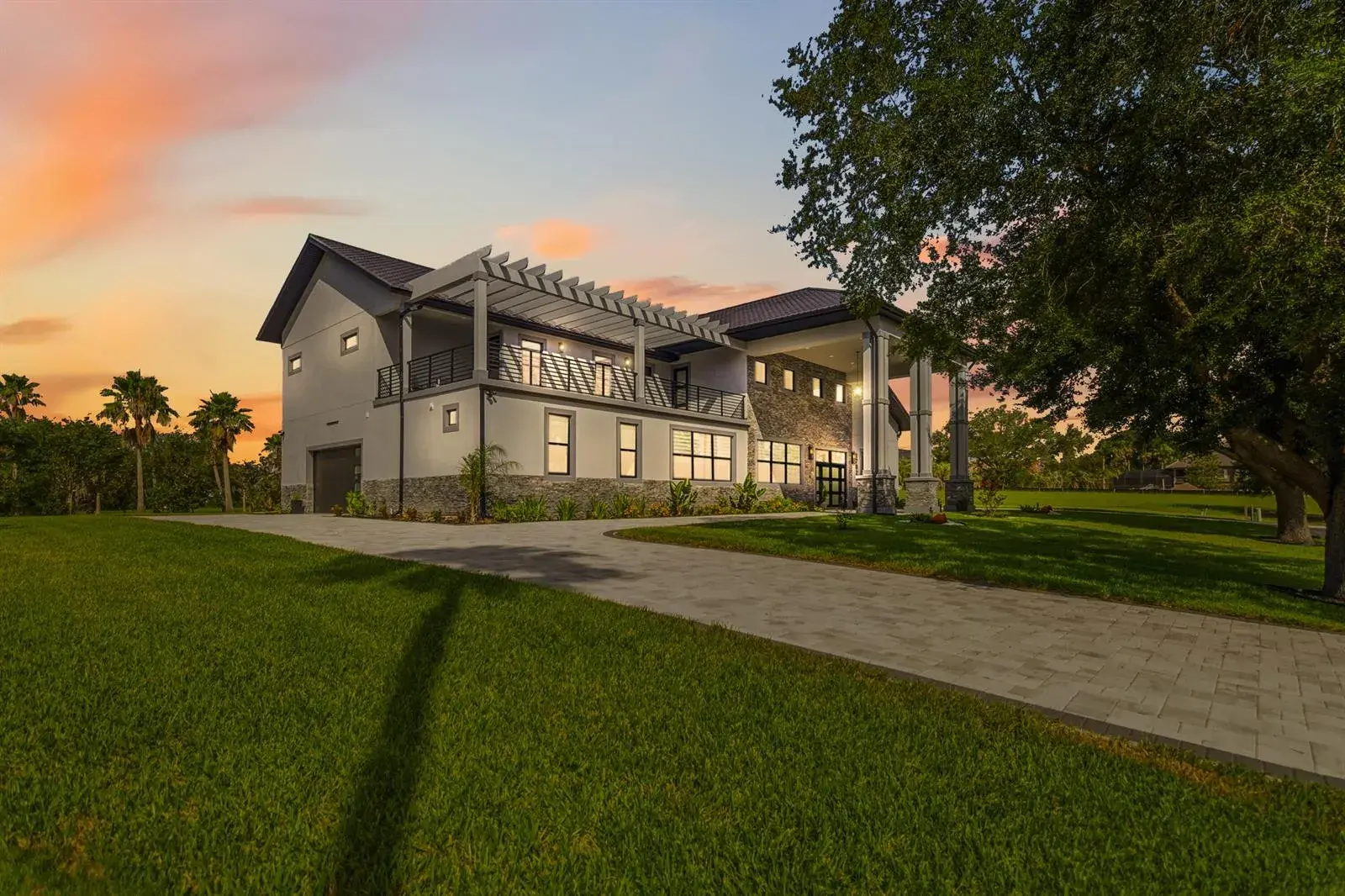 17025 Royal Palm Drive, FL 34736