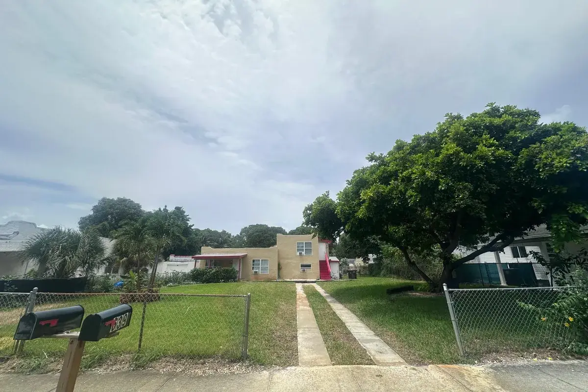 637 46th Street, West Palm Beach FL 33407