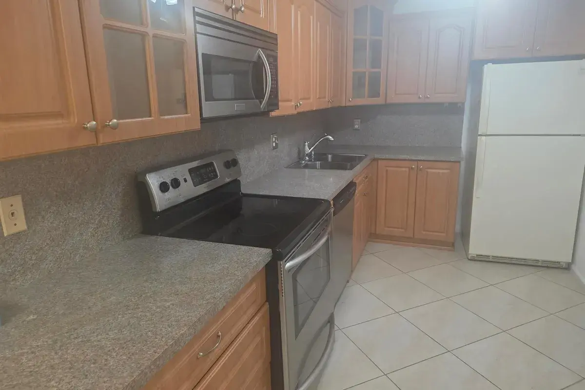 959 SE 2nd Avenue Unit 214, Deerfield Beach FL 33441