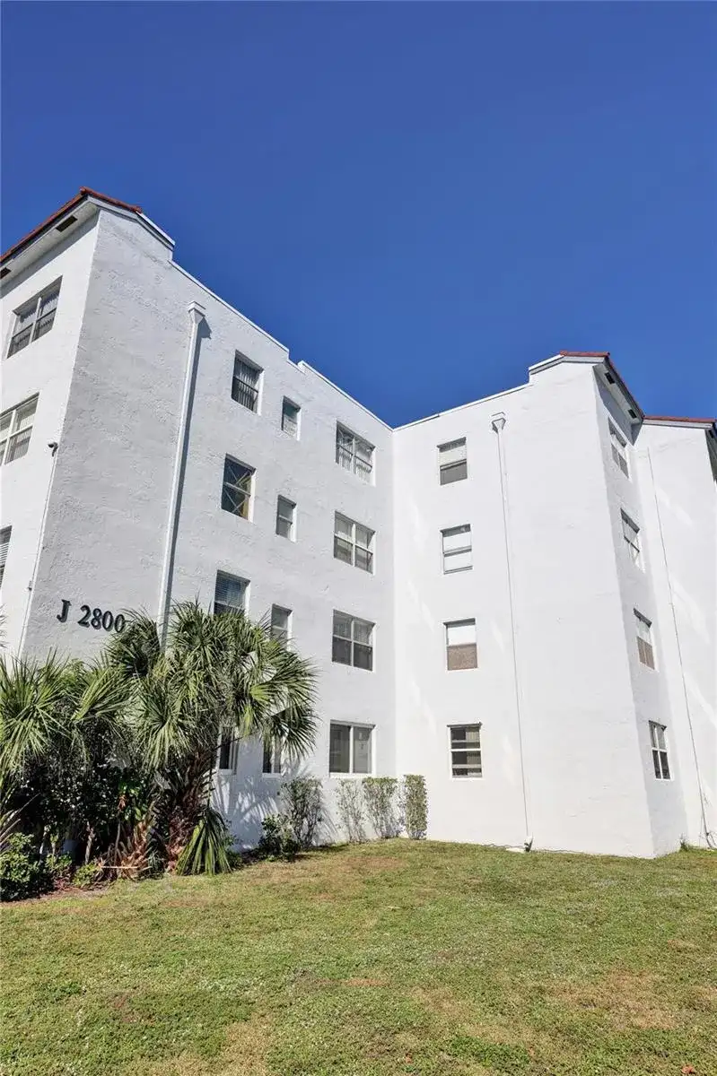 2800 Somerset Drive # 418j, Lauderdale Lakes FL 33311 photo 2