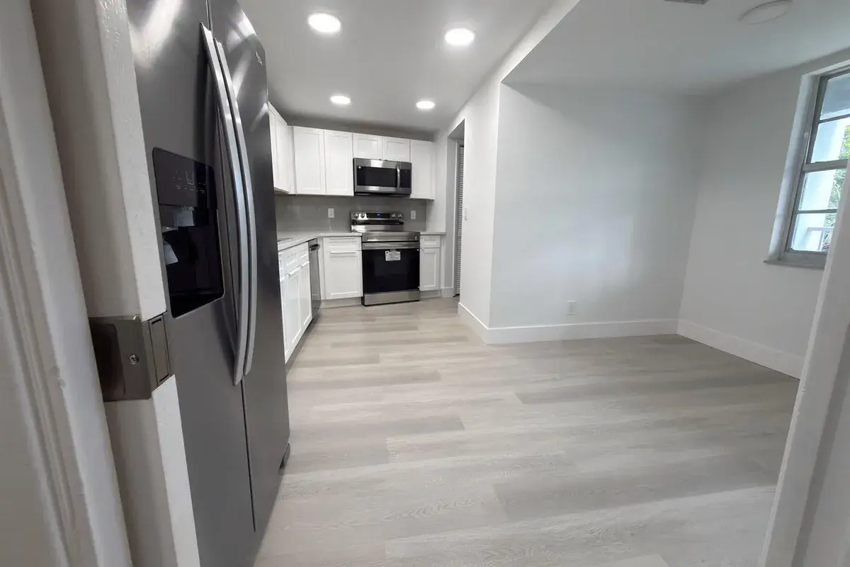 625 Oaks Drive # 305, Pompano Beach FL 33069