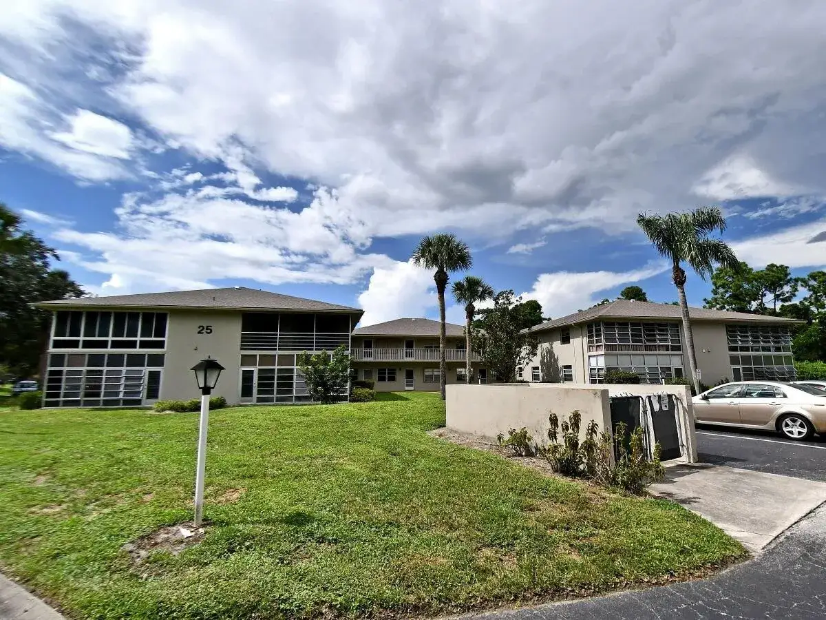 25 Lake Vista Trail # 106, FL 34952