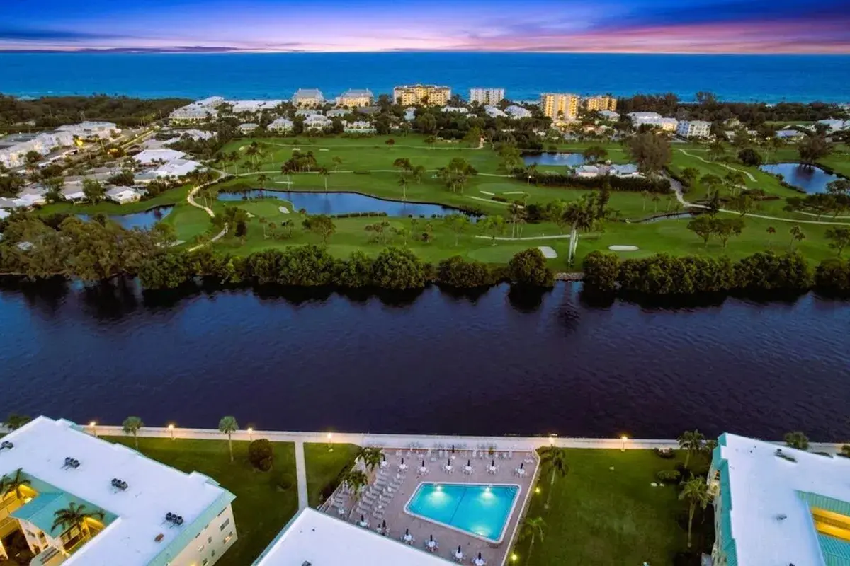 35 Colonial Club Drive # 203, Boynton Beach FL 33435