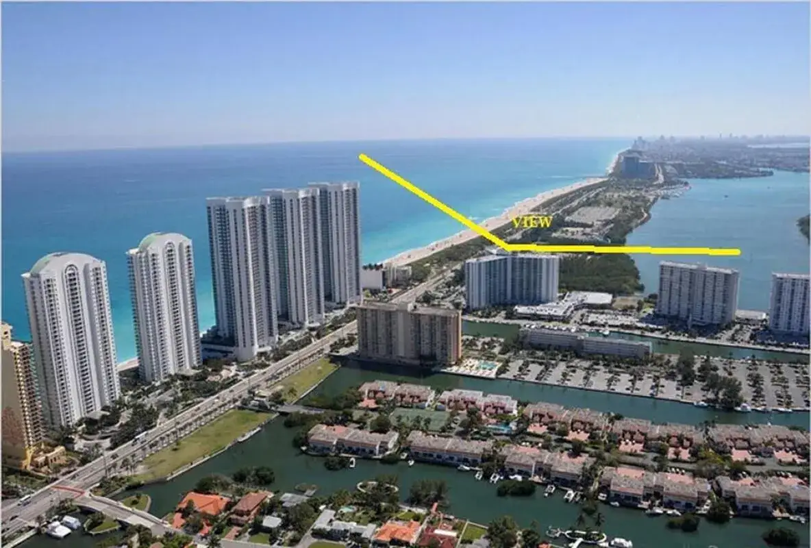 100 Bayview Drive # 1825, Sunny Isles Beach FL 33160