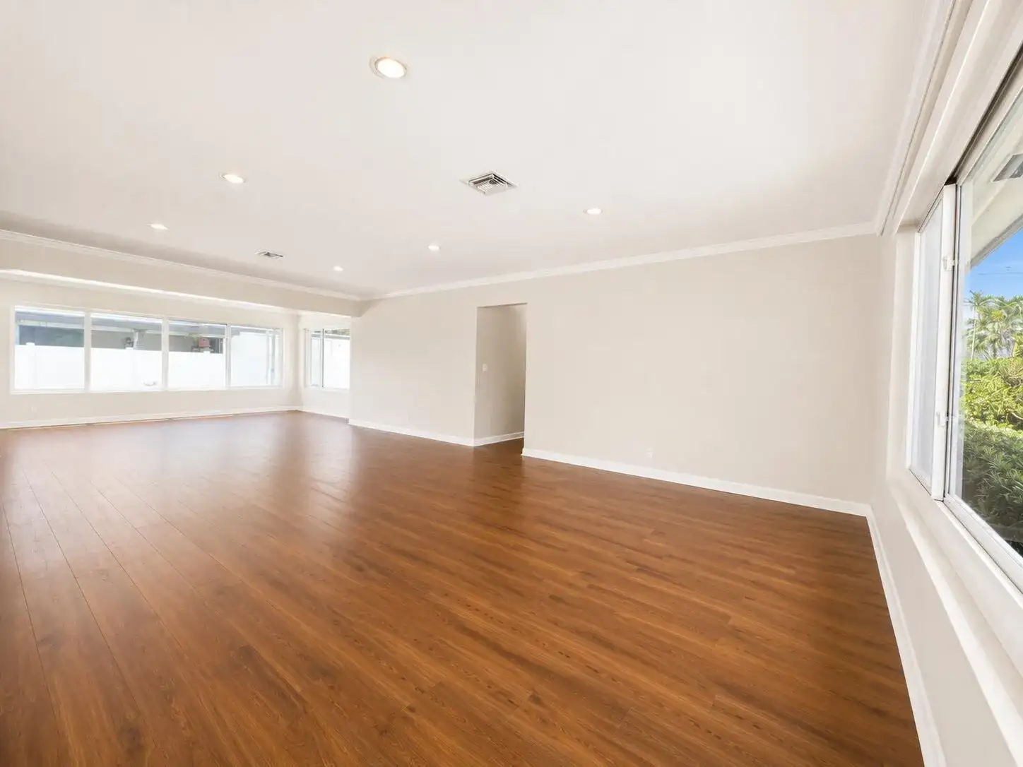 1155 Washington Street, Hollywood FL 33019 photo 2