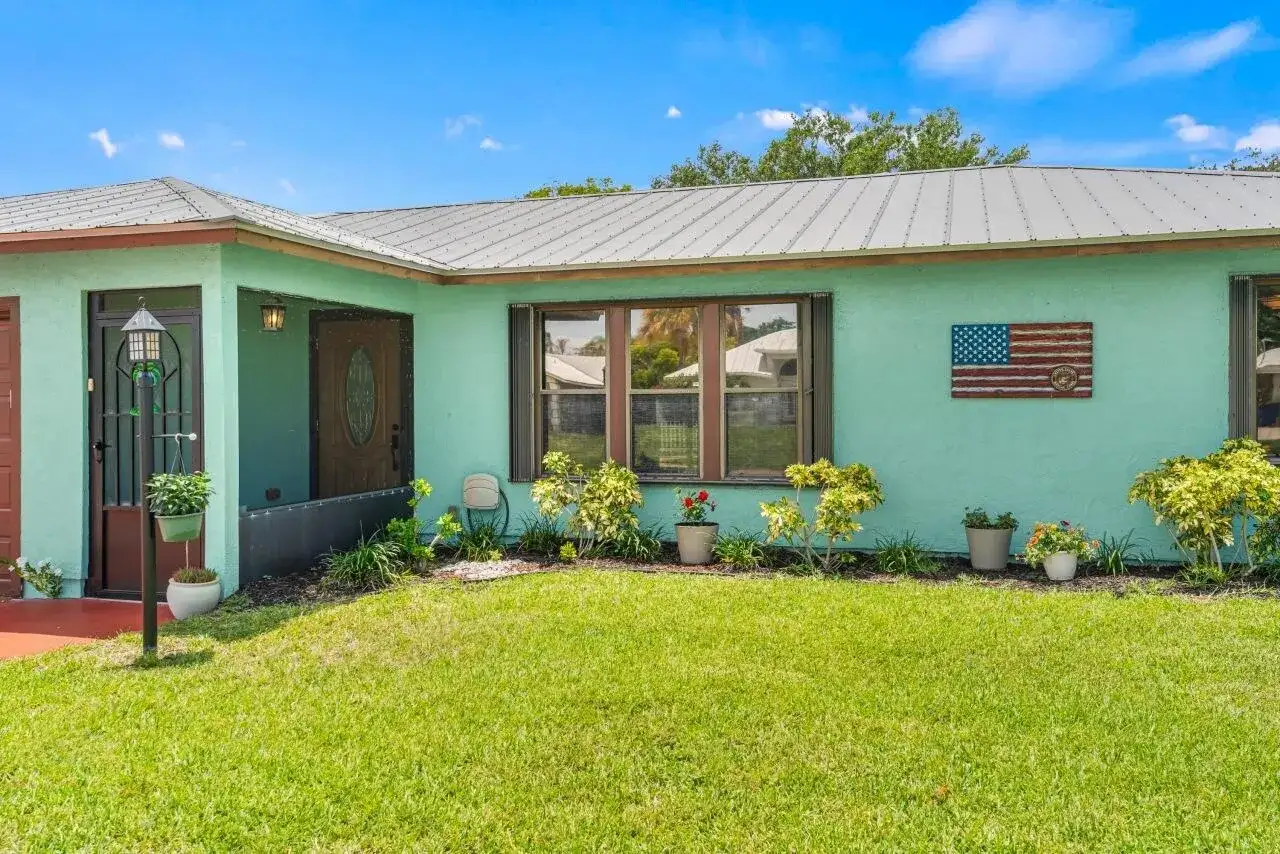 1636 NE Darlich Avenue, Jensen Beach FL 34957 photo 3