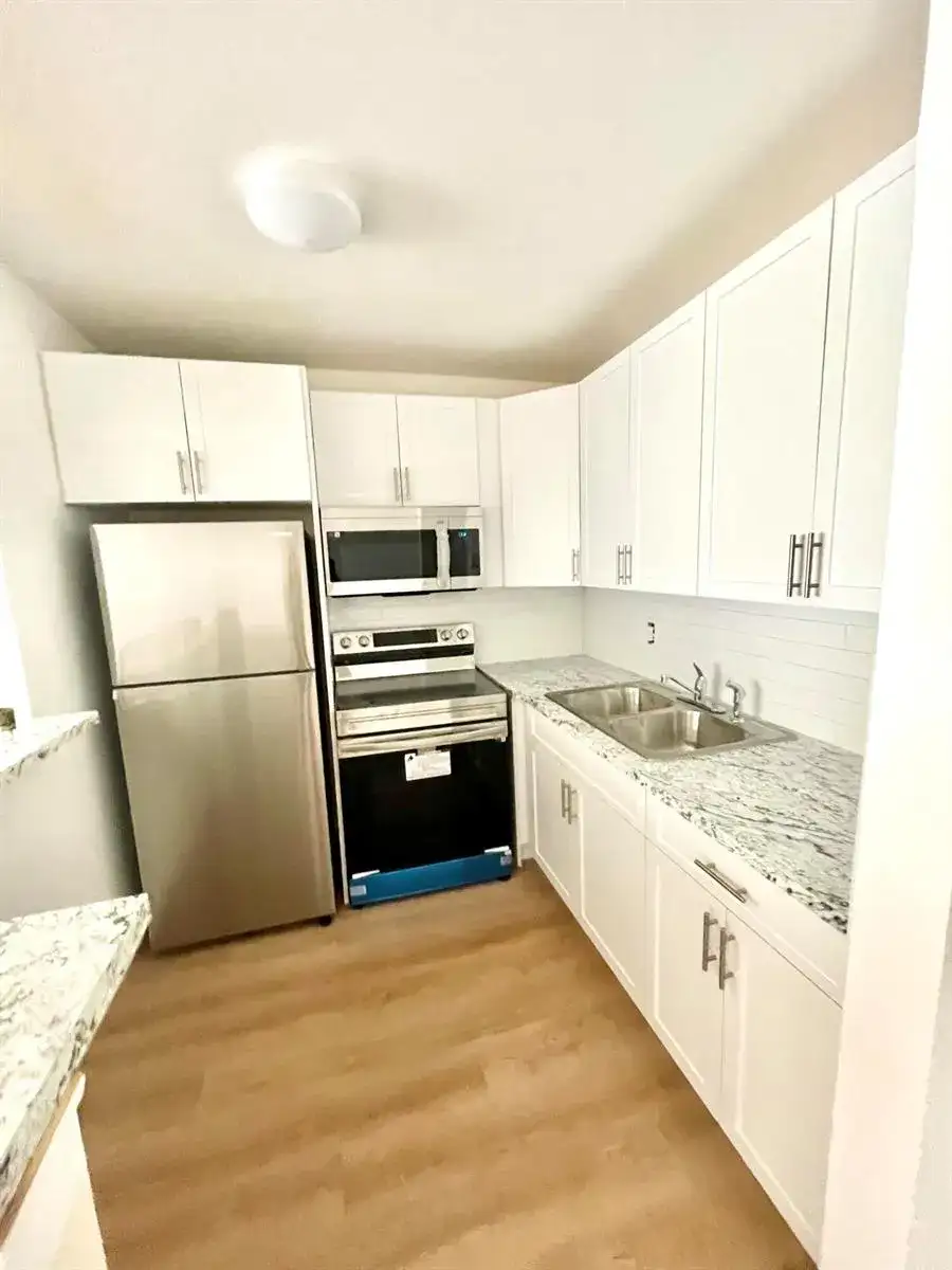203 Easthampton I, West Palm Beach FL 33417 photo 3