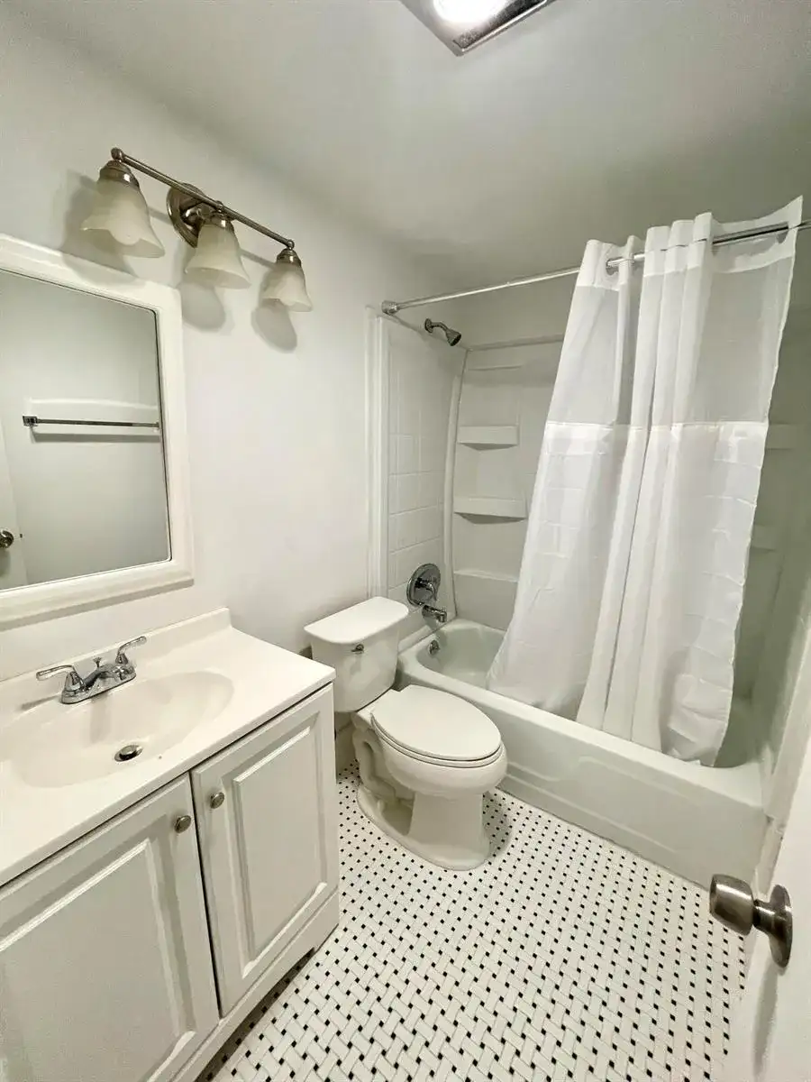 203 Easthampton I, West Palm Beach FL 33417 photo 5