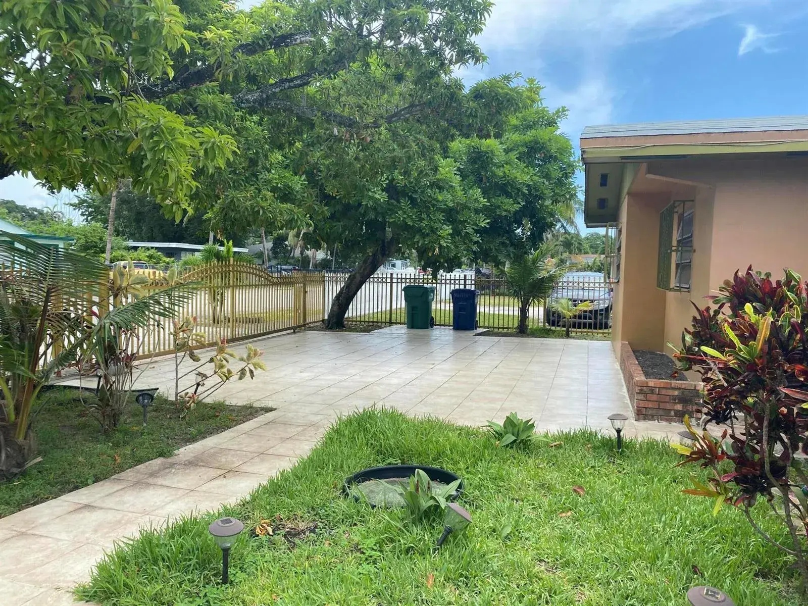 1050 NW 100th Street, Miami FL 33150
