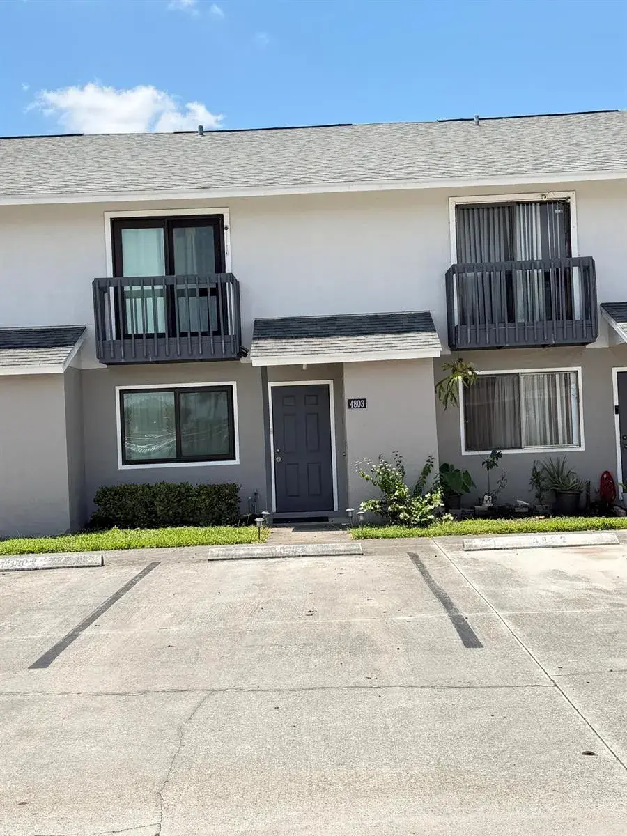 4803 Pier Drive, FL 33463