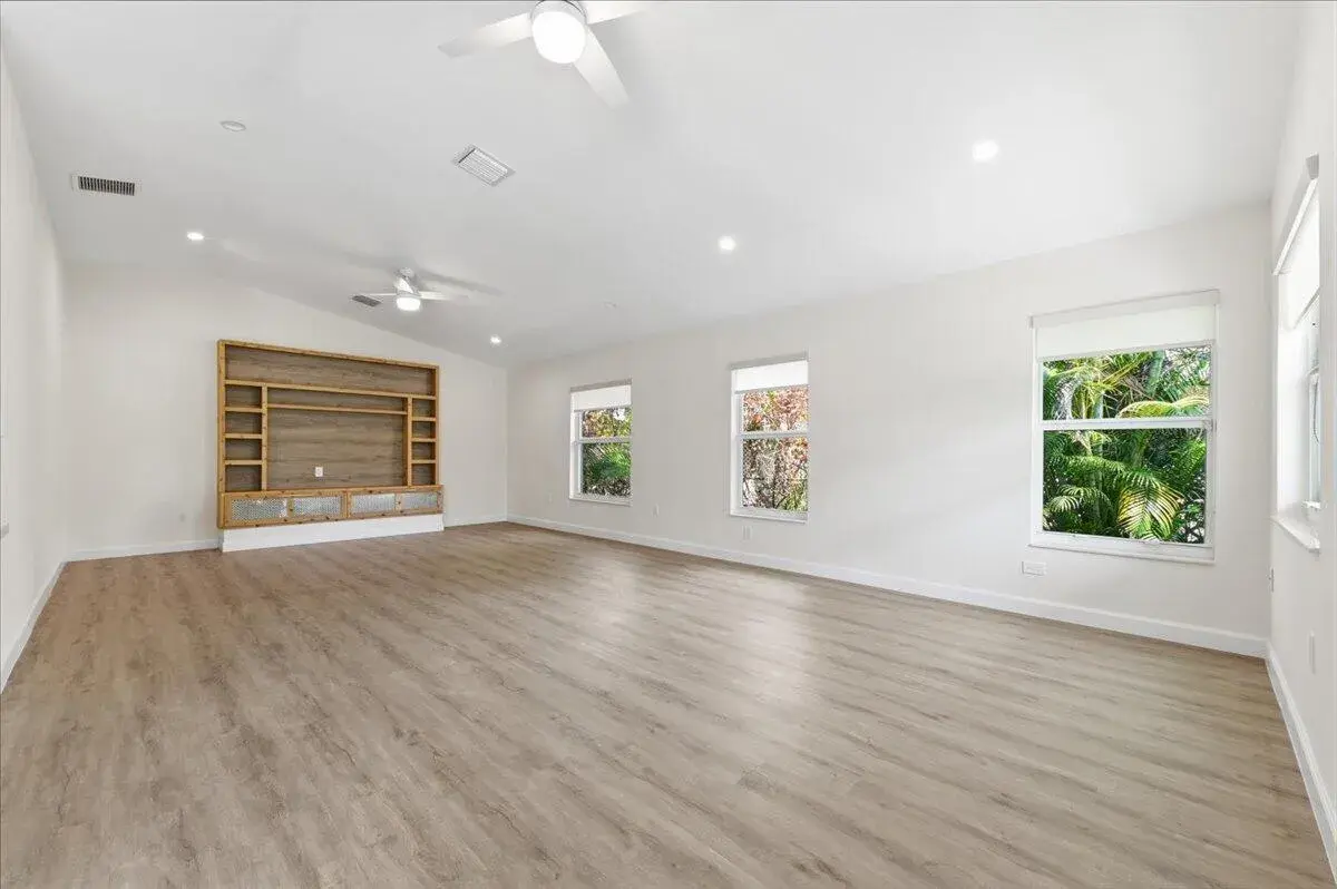 530 NE 3rd Avenue NE, Delray Beach FL 33444