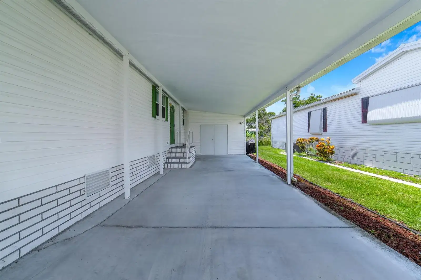 1651 SW 35th Circle, Okeechobee FL 34974 photo 3