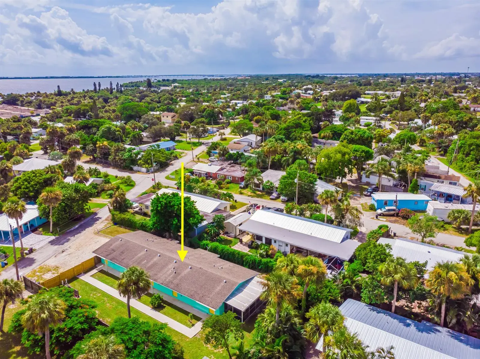 2546 NE Hickory Avenue, Jensen Beach FL 34957