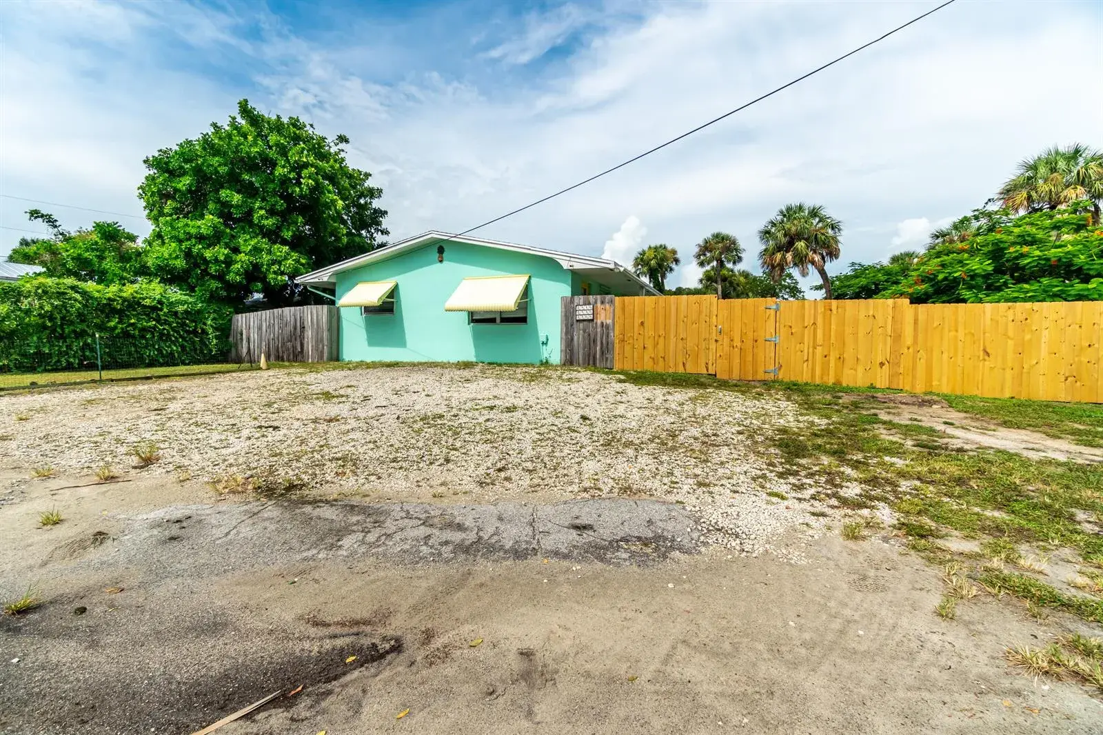 2546 NE Hickory Avenue, Jensen Beach FL 34957