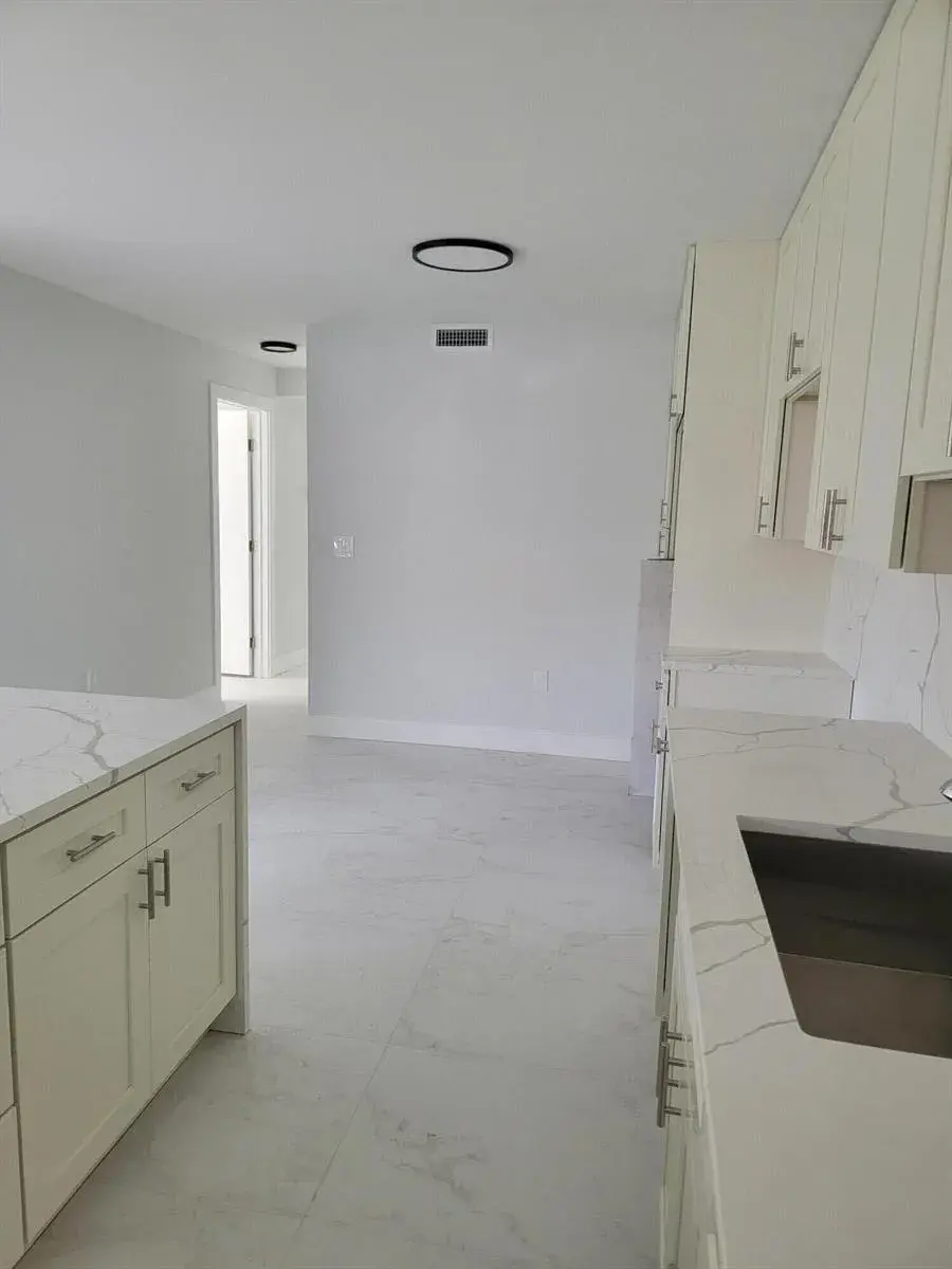 240 SW 7th Street # 9, Boca Raton FL 33432