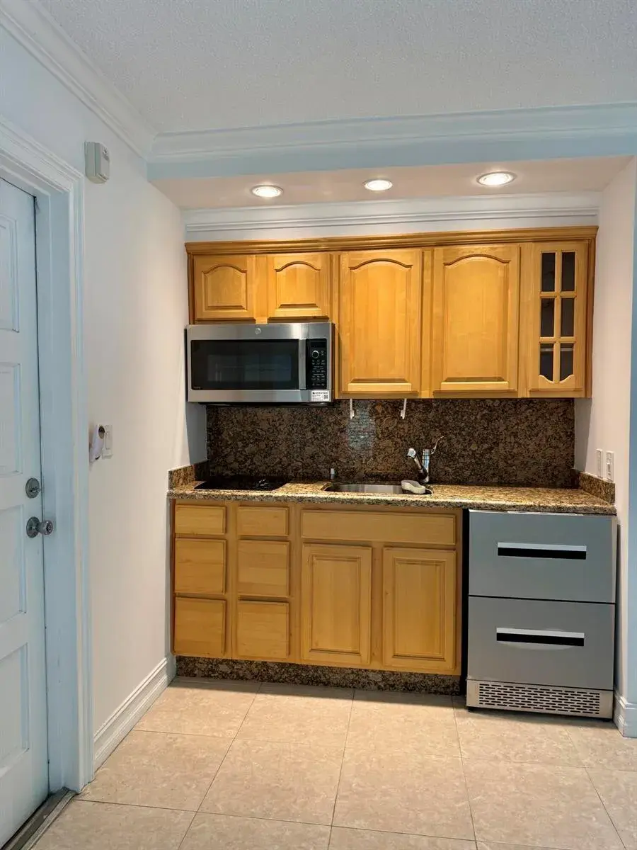 2601 S Course Drive # 401, Pompano Beach FL 33069