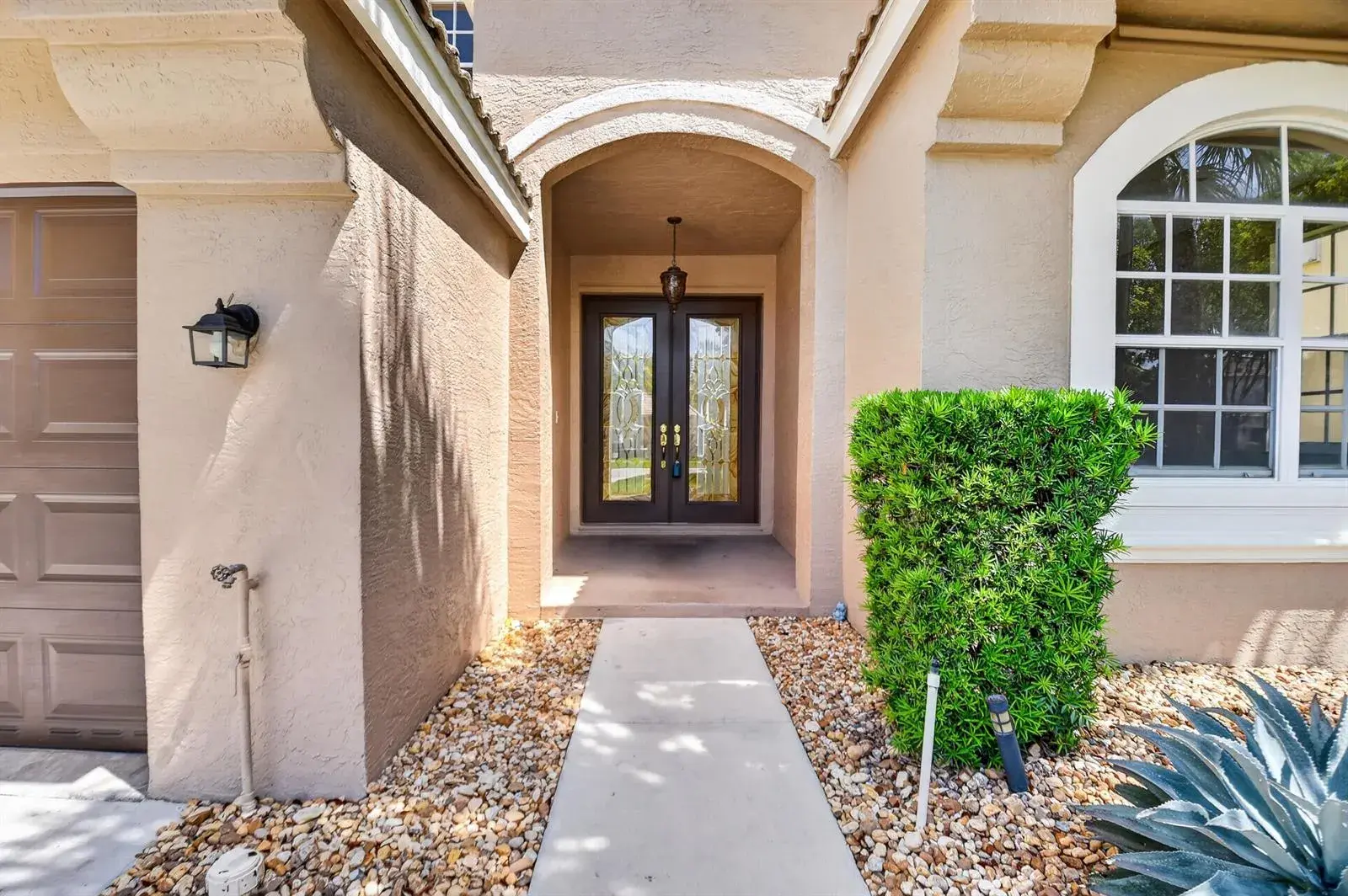 2520 Glendale Place, Royal Palm Beach FL 33411