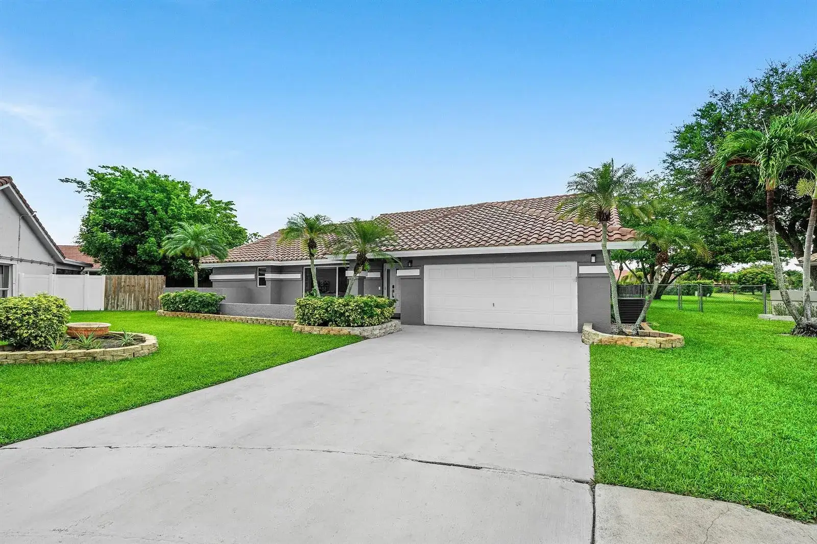 5781 Laurel Green Circle, Boynton Beach FL 33437 photo 3