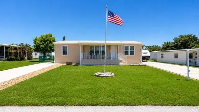 7079 SE Bluebird Circle, Hobe Sound FL 33455