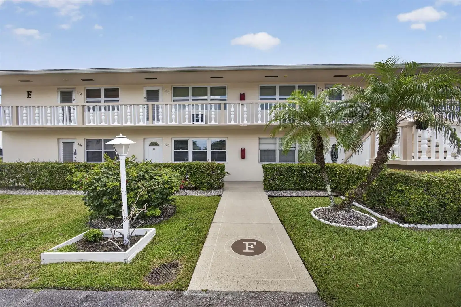 127 Chatham F, West Palm Beach FL 33417 photo 2