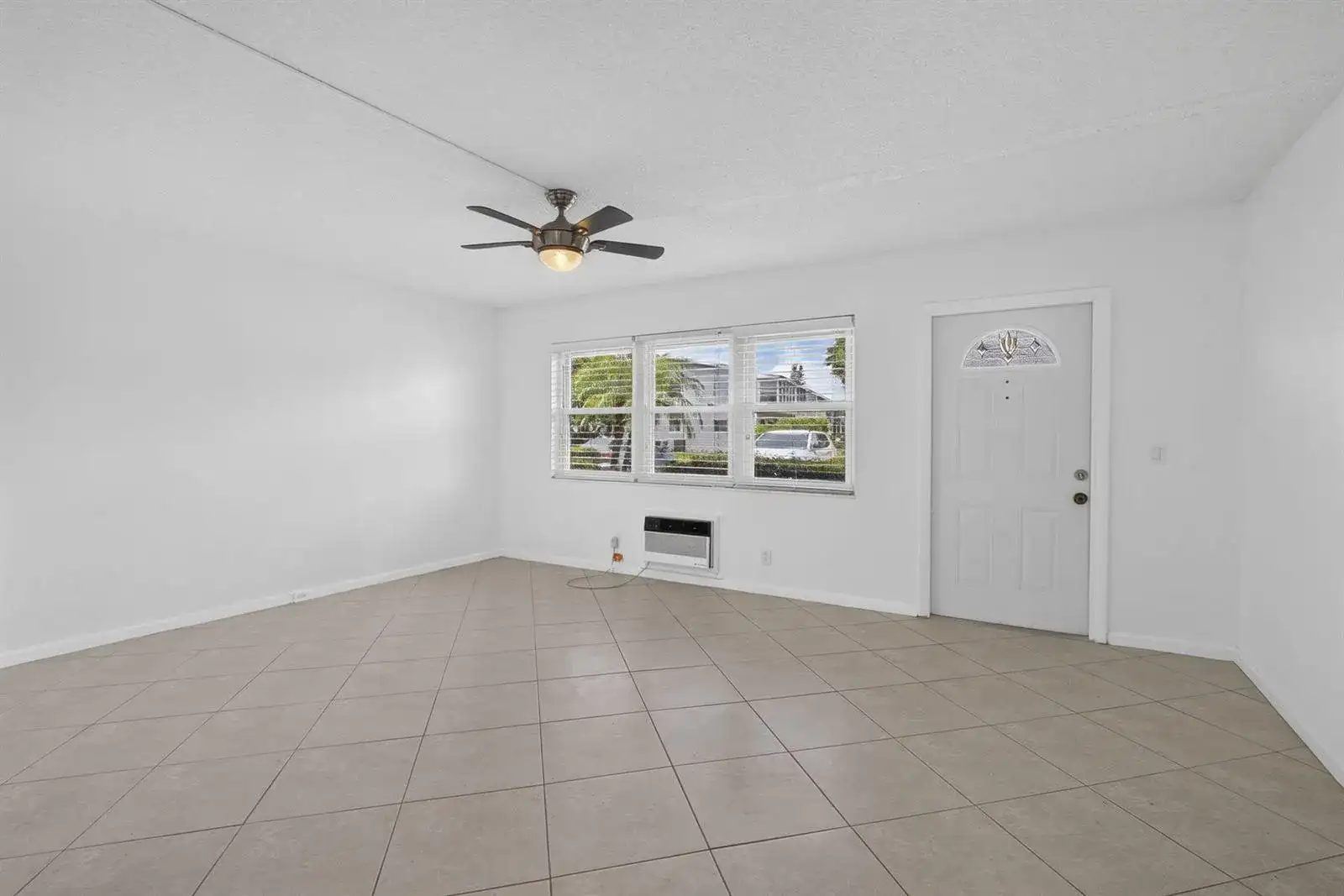 127 Chatham F, West Palm Beach FL 33417 photo 4