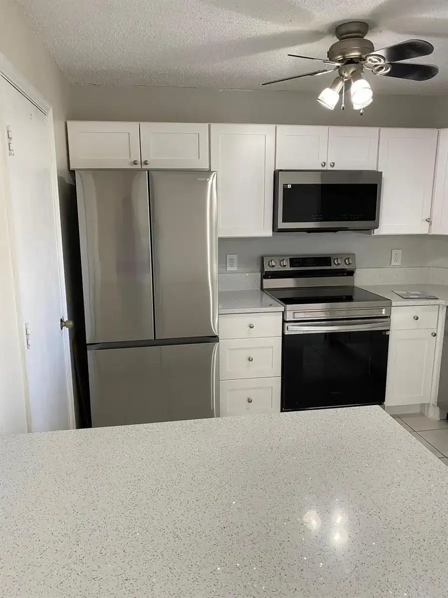 2217 Discovery Circle W, Deerfield Beach FL 33442 photo 4