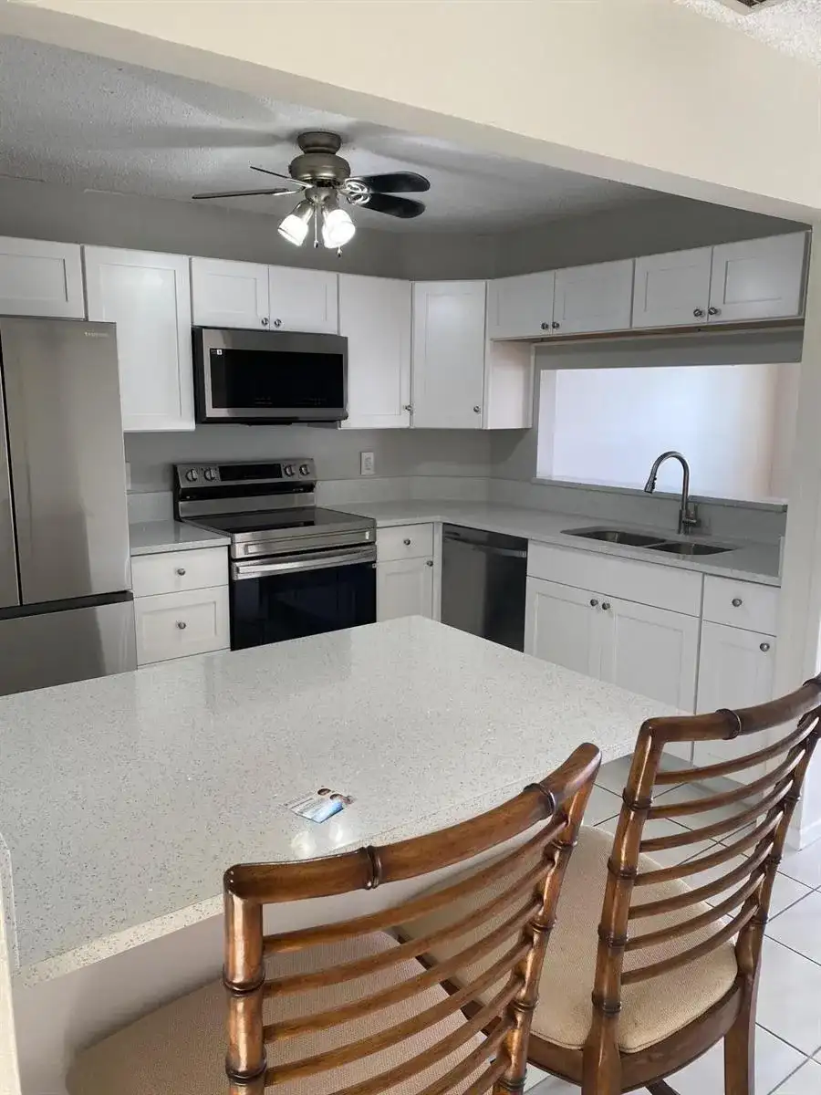 2217 Discovery Circle W, Deerfield Beach FL 33442 photo 5