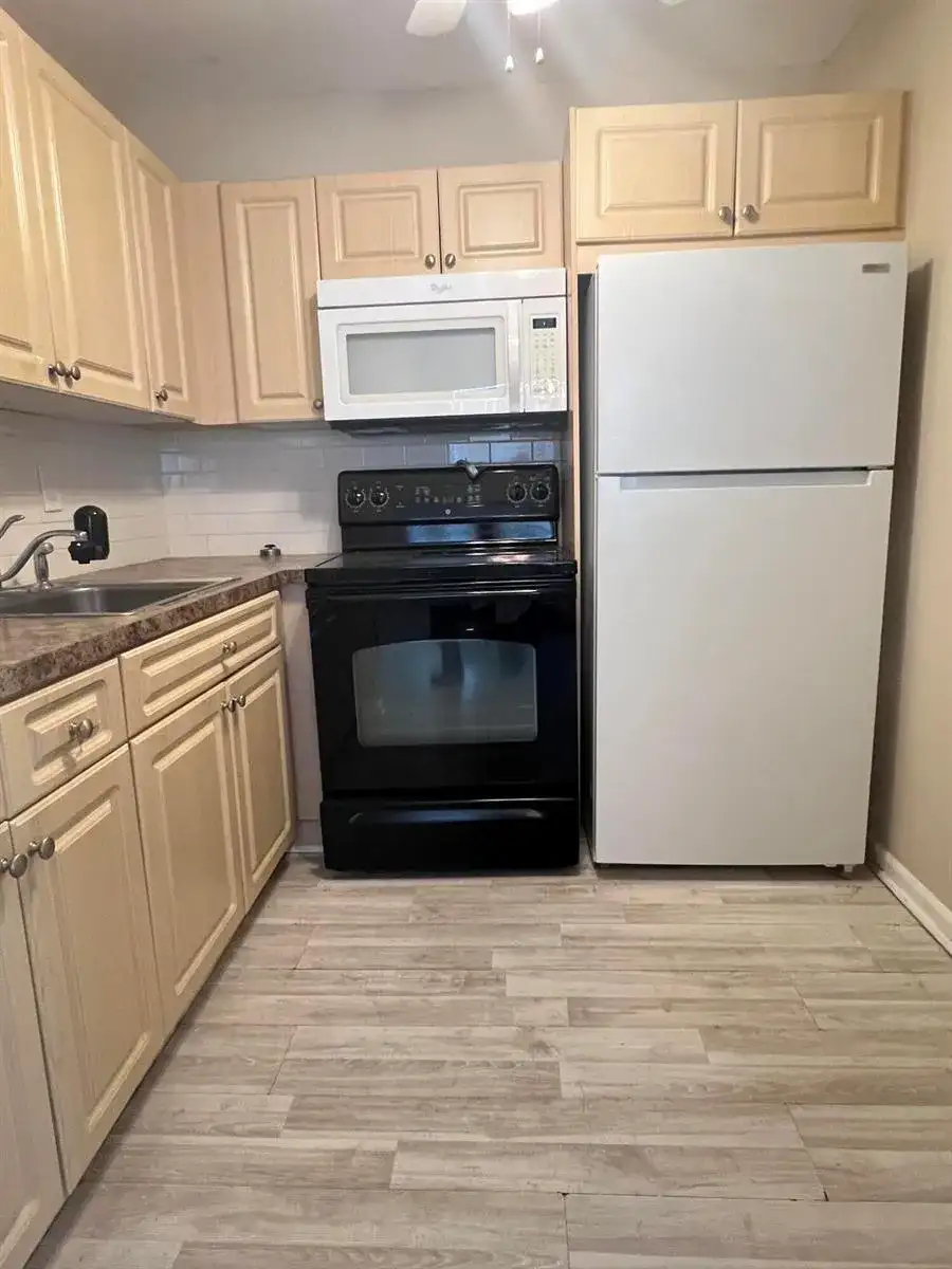 173 Waltham H # 173, West Palm Beach FL 33417 photo 2