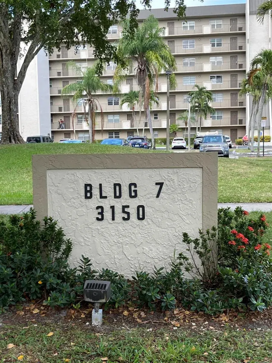3150 W Rolling Hills Circle # 704, Davie FL 33328