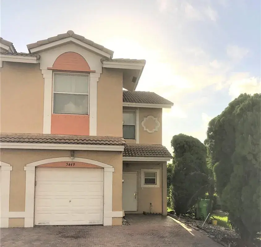 5449 NW 90th Avenue, Sunrise FL 33351