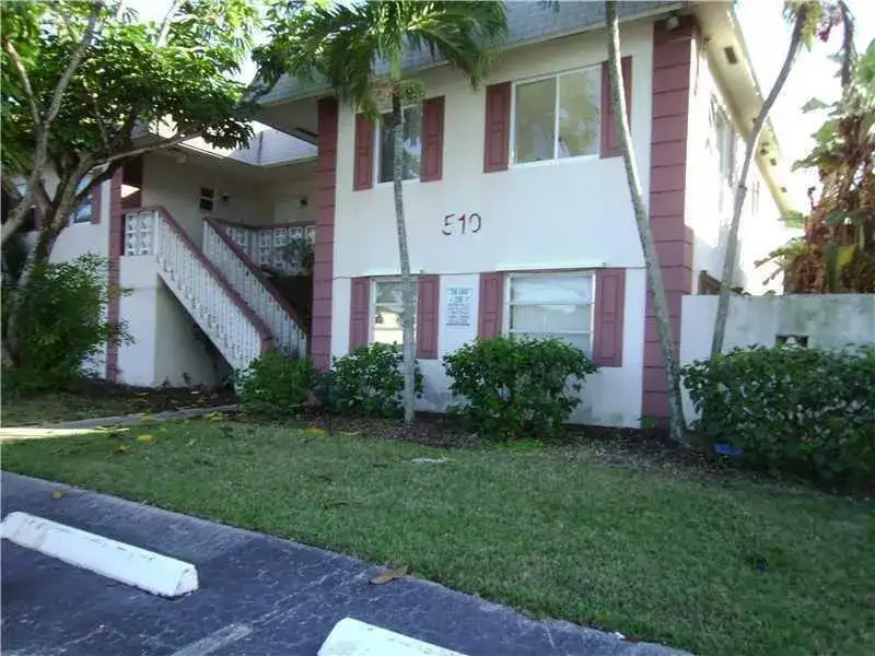 510 SW 15th Street # 204, Pompano Beach FL 33060 photo 2