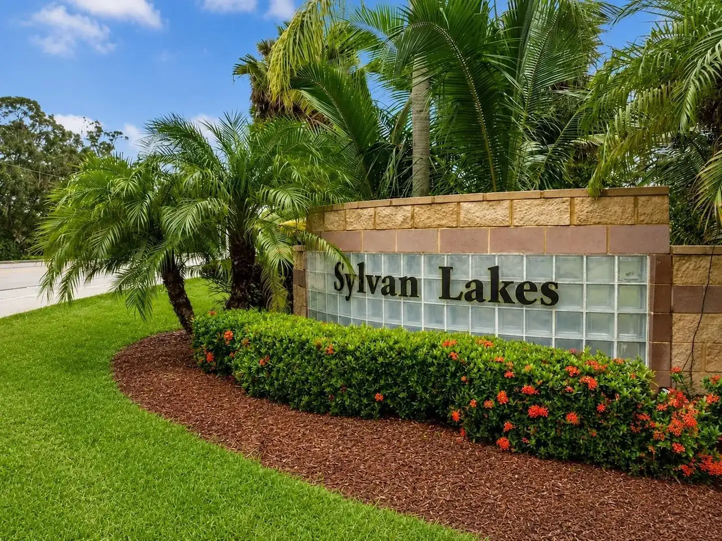 5850 39th Ln Lane, Vero Beach FL 32966 photo 2