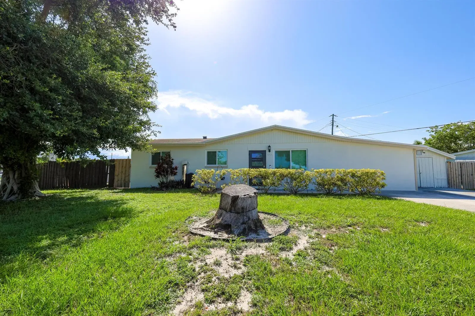 5763 Purdy Lane, West Palm Beach FL 33415