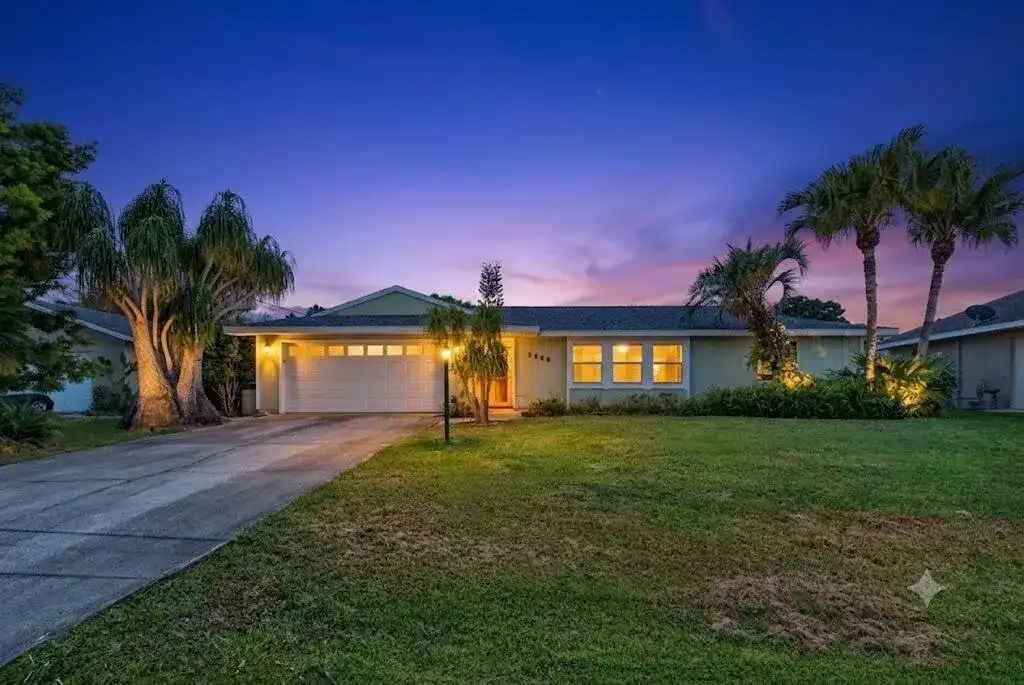 1556 SE Sinbad Avenue, Port St. Lucie FL 34952