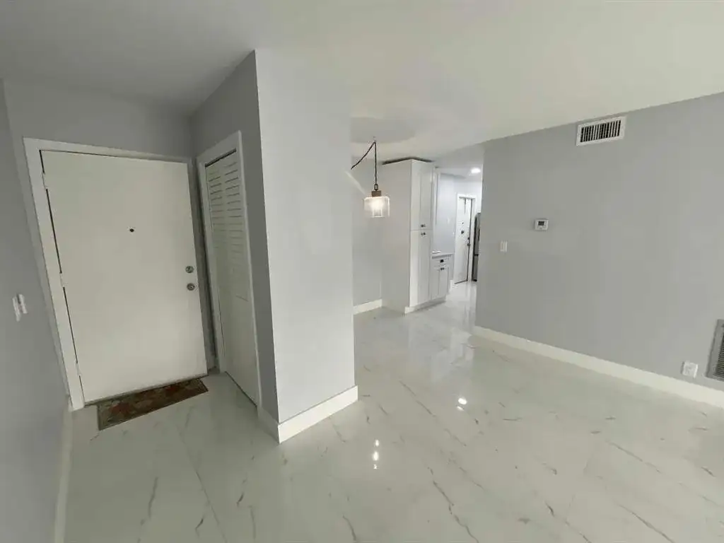 649 W Oakland Park Boulevard W # 211a, Oakland Park FL 33311 photo 4