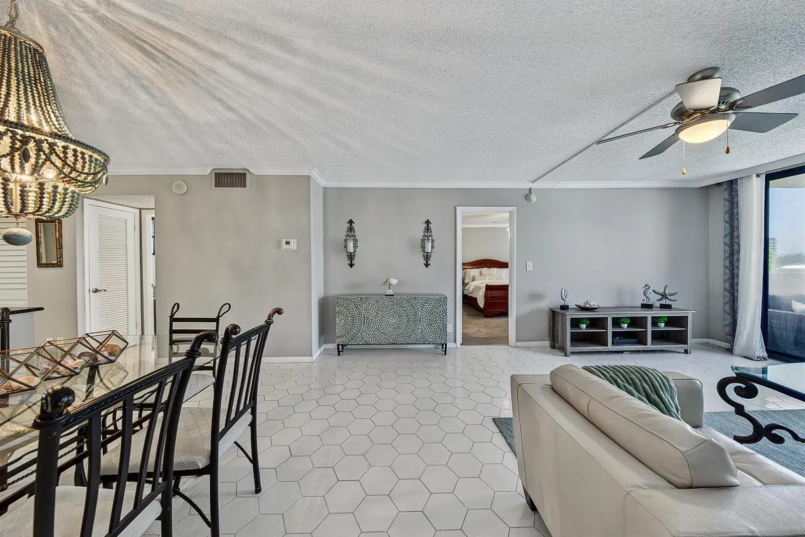 4800 Bayview Drive # 402, Fort Lauderdale FL 33308