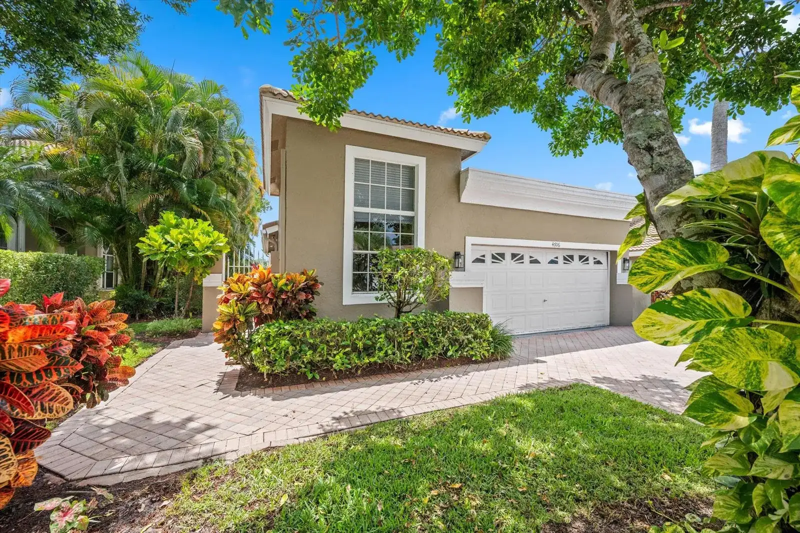 4706 Carlton Golf Drive, Lake Worth FL 33449 photo 2