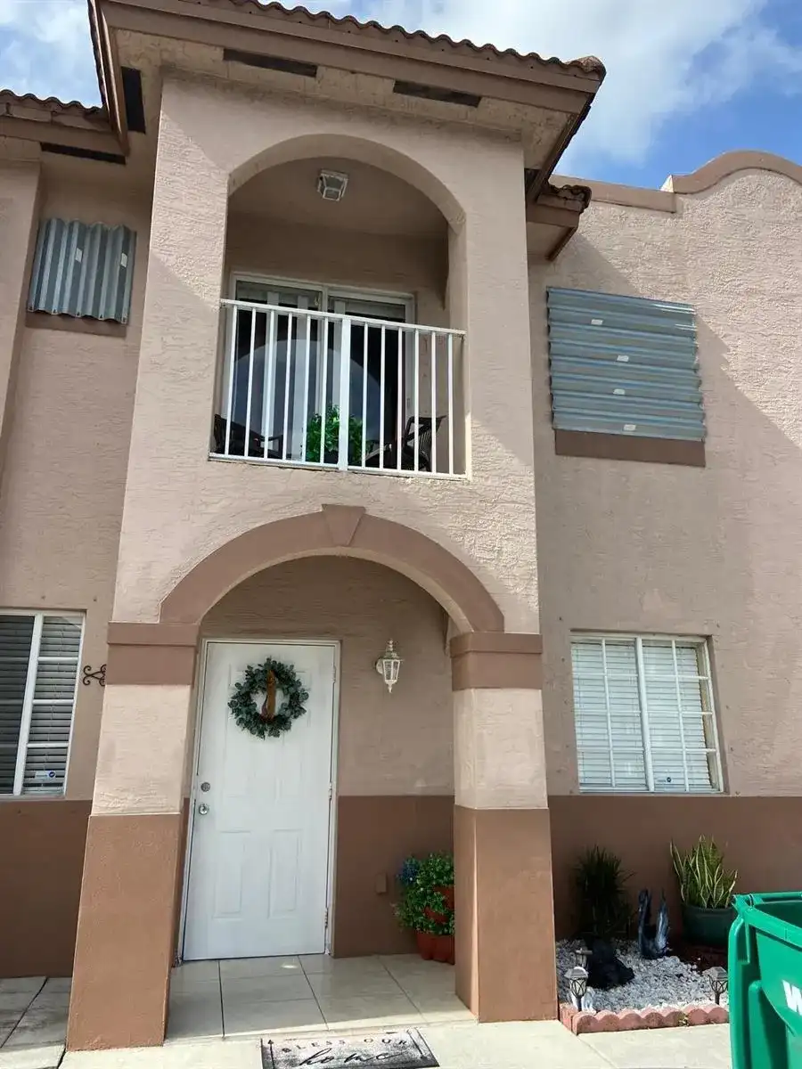 8752 NW 107th Terrace # 8752, Hialeah Gardens FL 33018