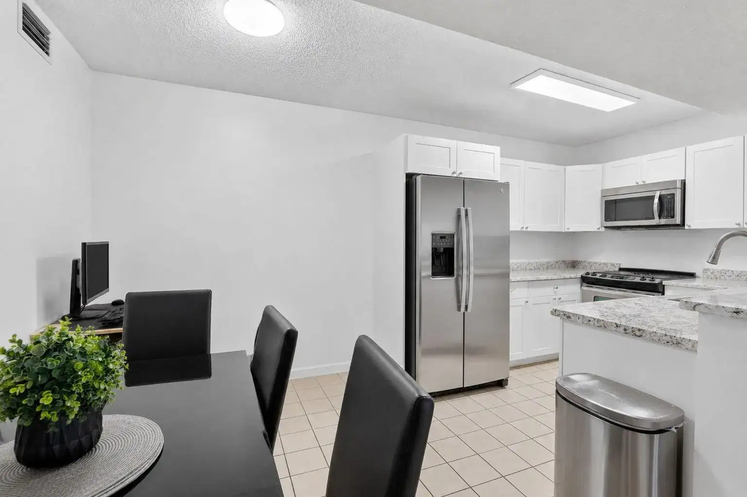 300 Palm Circle W # 106, Pembroke Pines FL 33025 photo 4