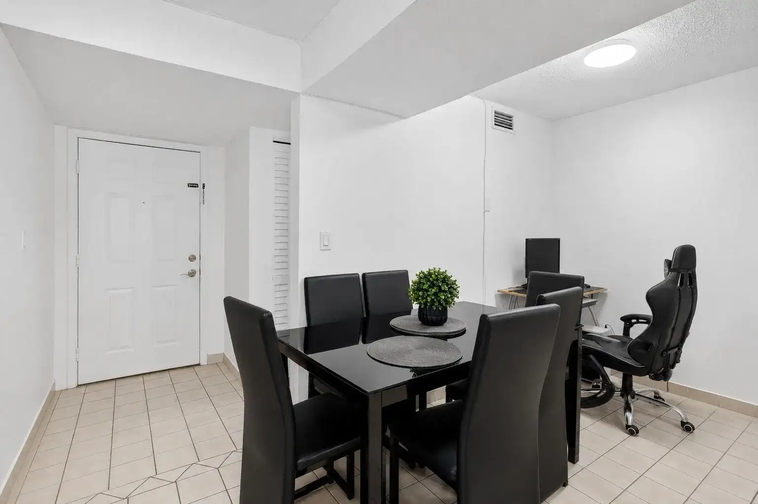 300 Palm Circle W # 106, Pembroke Pines FL 33025 photo 5